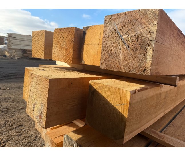 Брус обрезной из лиственницы 200х200х6000